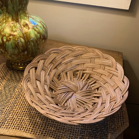 🦋2/$10 3/$15 4/$18 5/$20 Vintage Basket